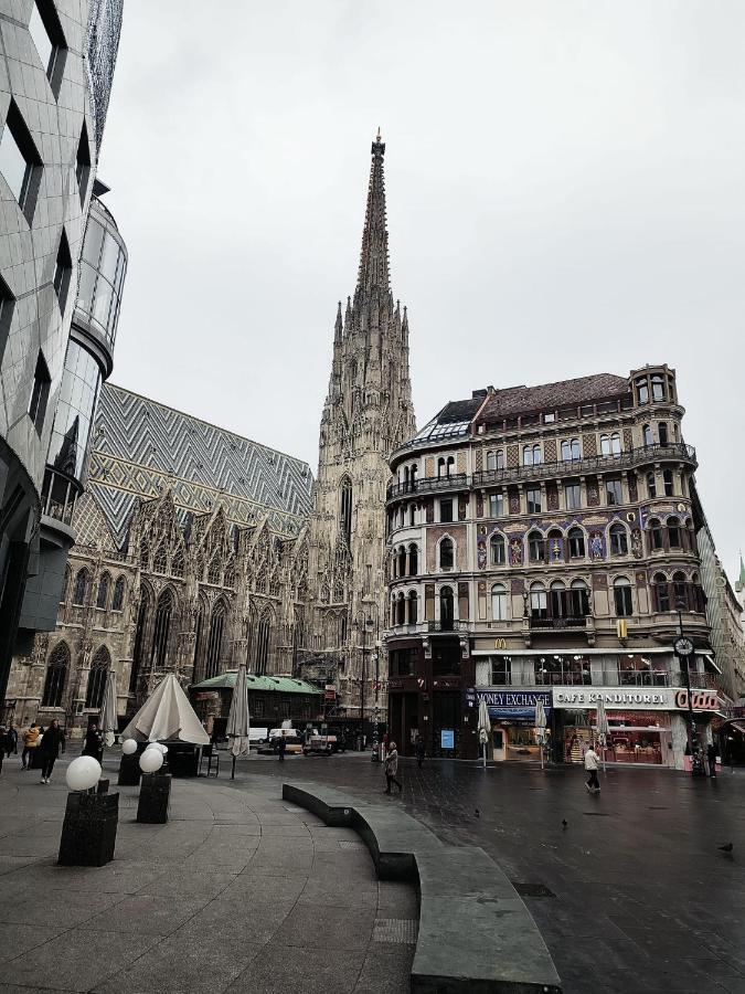 Center ! 2 Stops From The City Center! Vienna Exterior photo